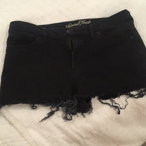 Black distressed shorts